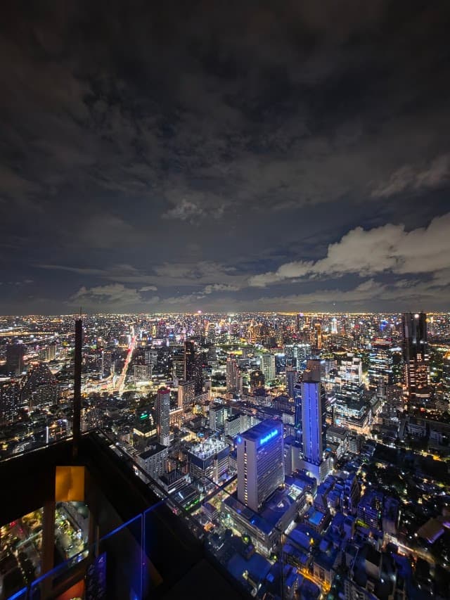 mahanakhon skywalk